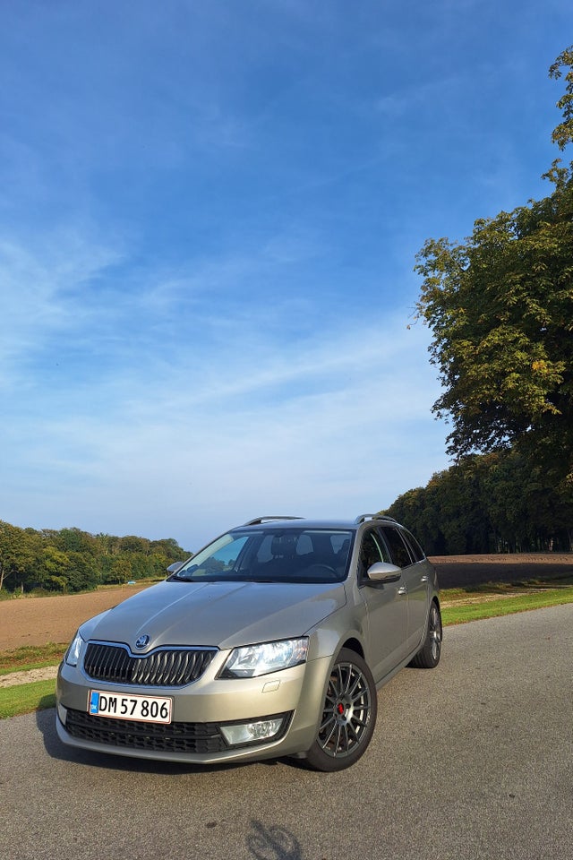 Skoda Octavia 2,0 TDi 150 Elegance Combi 5d