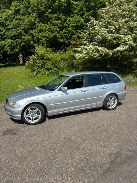 BMW 330i 3,0 Touring 5d