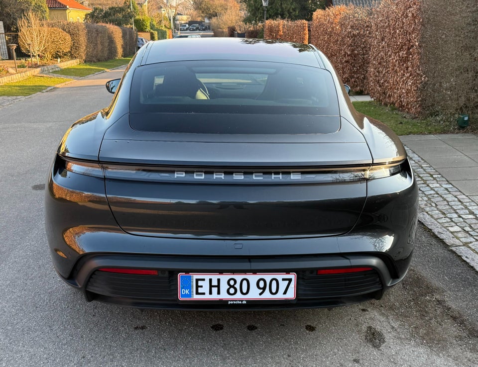 Porsche Taycan 4d