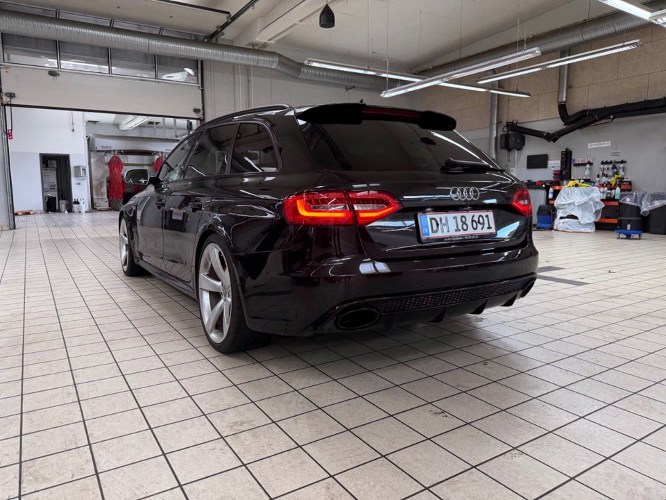Audi RS4 4,2 FSi Avant quattro S-tr. 5d