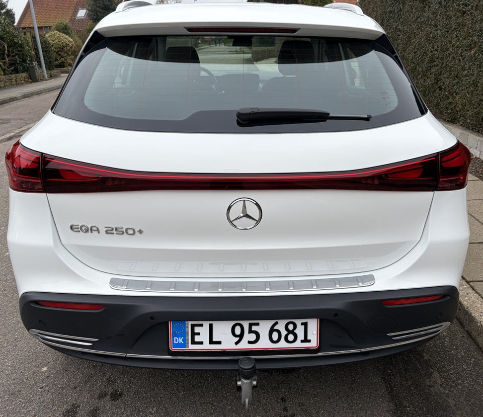 Mercedes EQA250+ Progressive Advance 5d