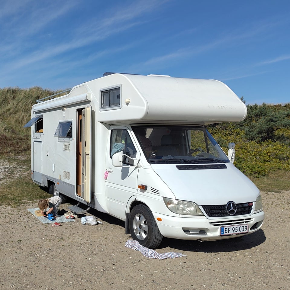 Mercedes Adria 2,7 Garage 3d