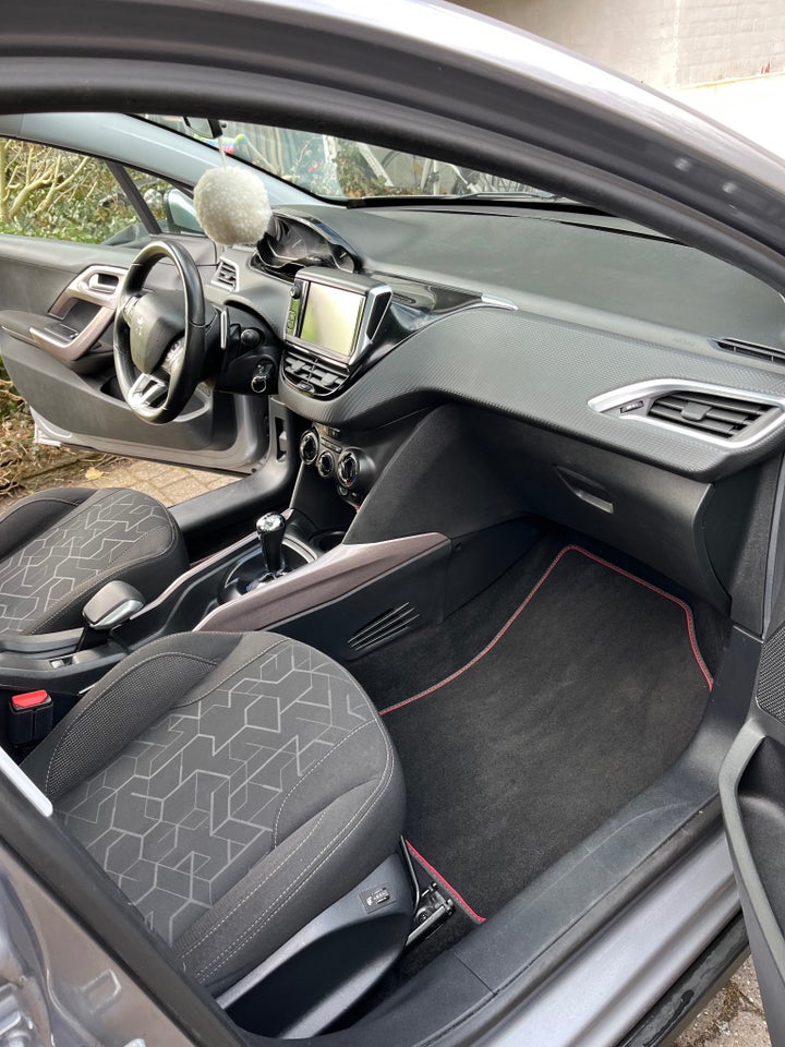 Peugeot 2008 1,2 e-VTi 82 Plus ESG 5d