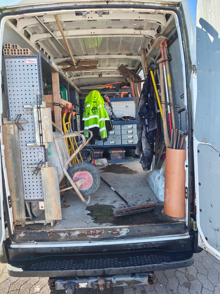 Iveco Daily 35S13 2,8 TDi Kassevogn