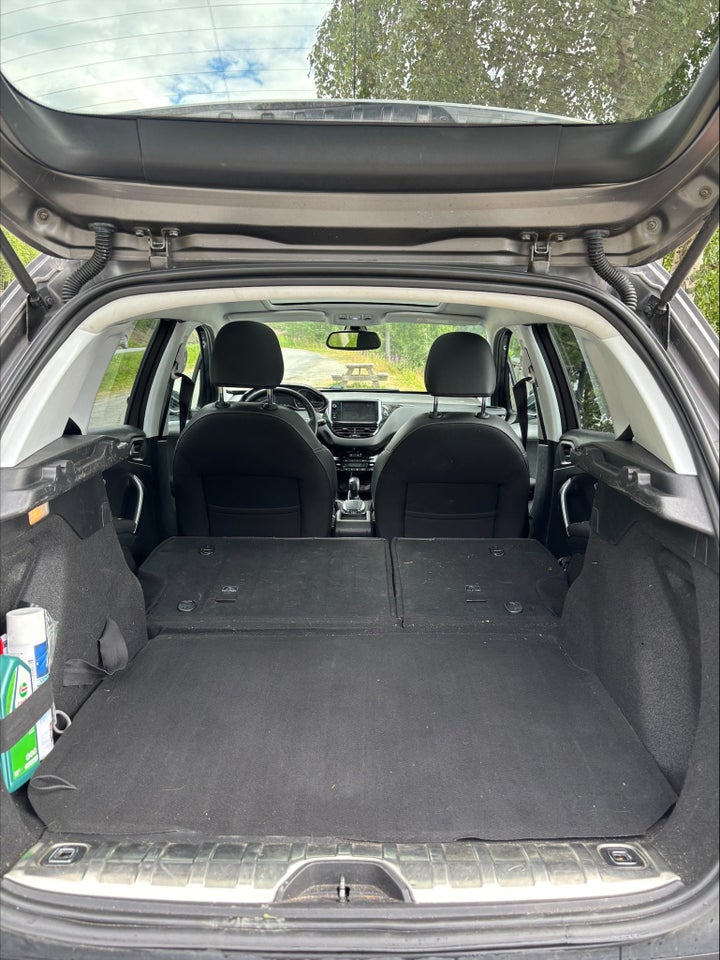 Peugeot 2008 1,2 e-THP 110 Allure Sky 5d