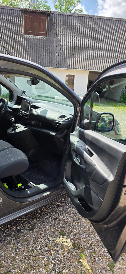 Peugeot Partner 1,5 BlueHDi 100 L1V1 Ultimate Van