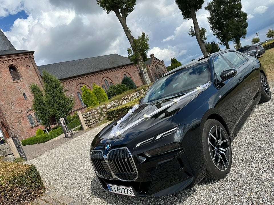 BMW i7 eDrive50 M-Sport 4d