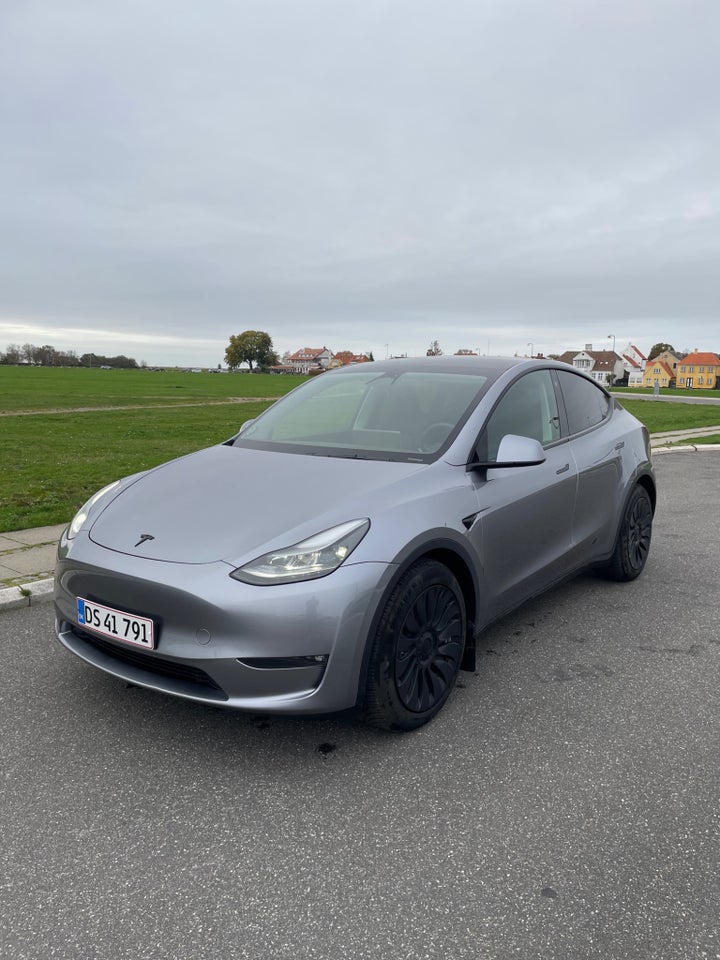 Tesla Model Y Long Range AWD 5d