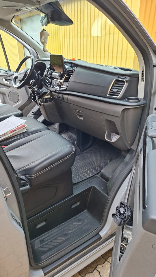 Ford Transit Custom 320 L2 2,0 TDCi 170 Sport