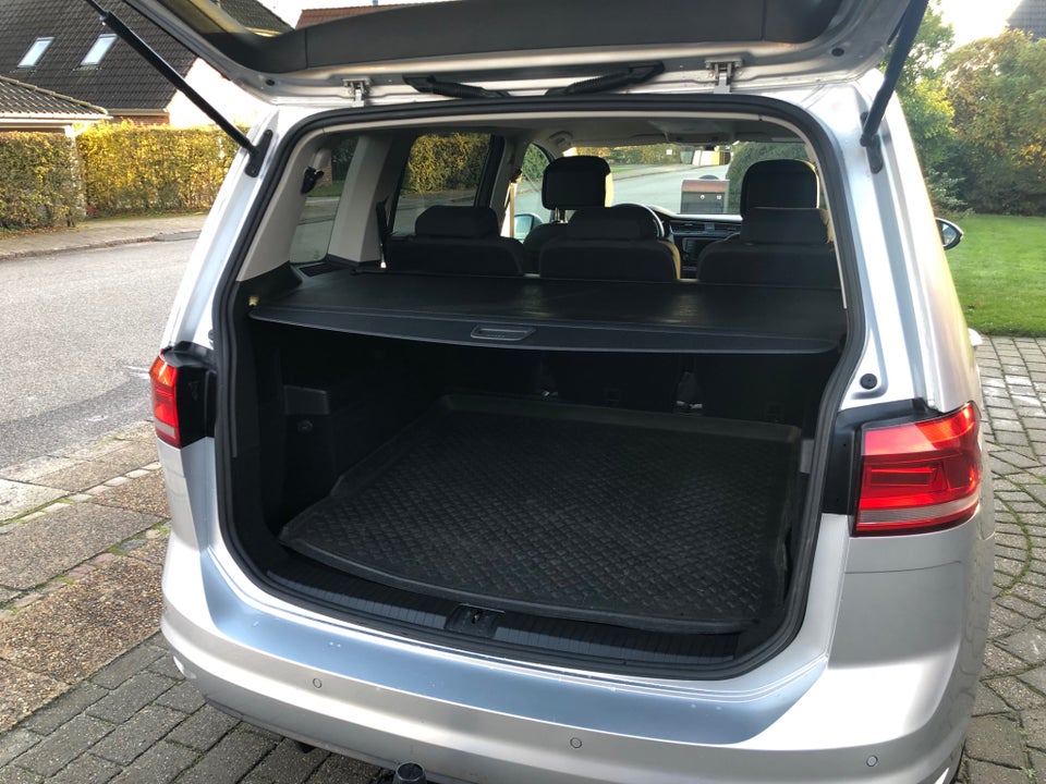 VW Touran 1,6 TDi 115 Comfortline 7prs 5d