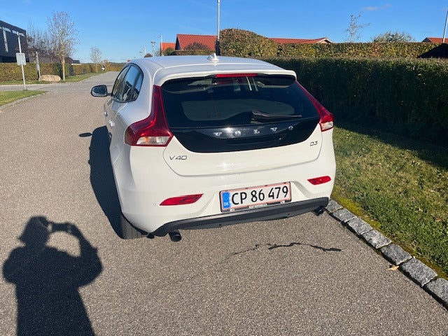 Volvo V40 2,0 D3 150 Momentum aut. 5d