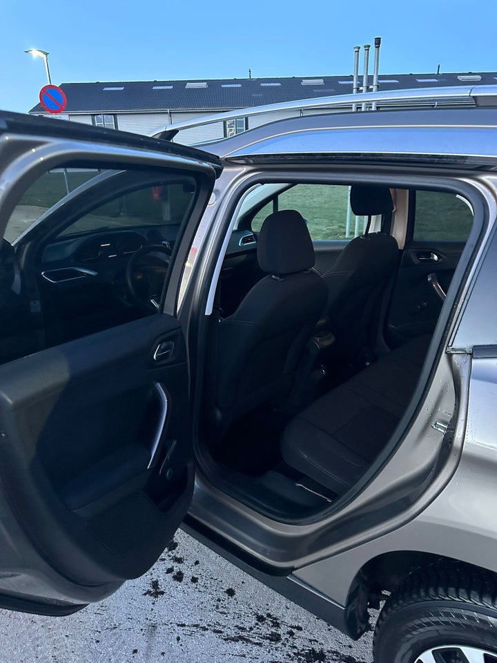 Peugeot 2008 1,2 VTi 82 Active 5d