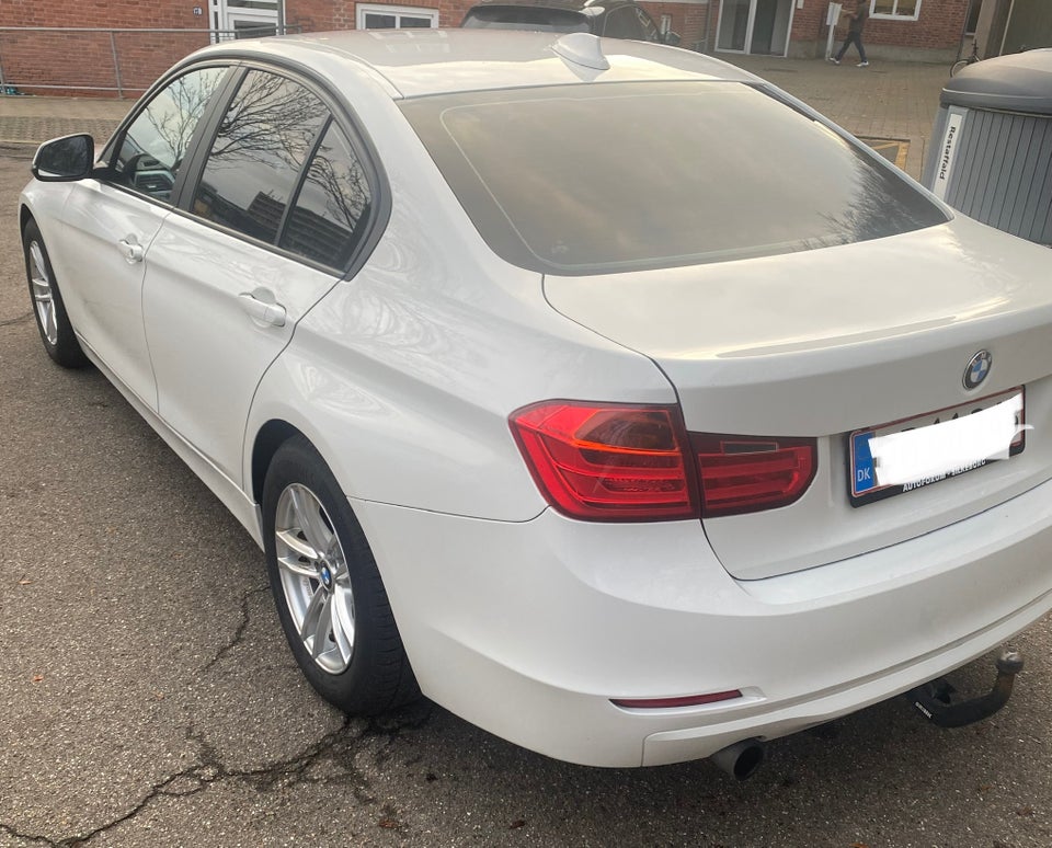 BMW 320i 2,0 aut. 4d