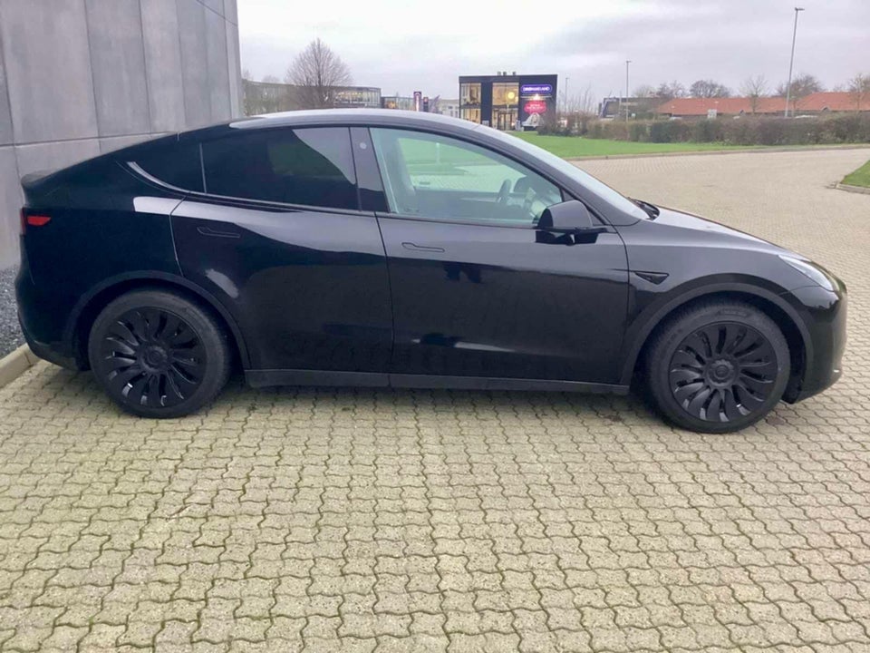 Tesla Model Y RWD 5d