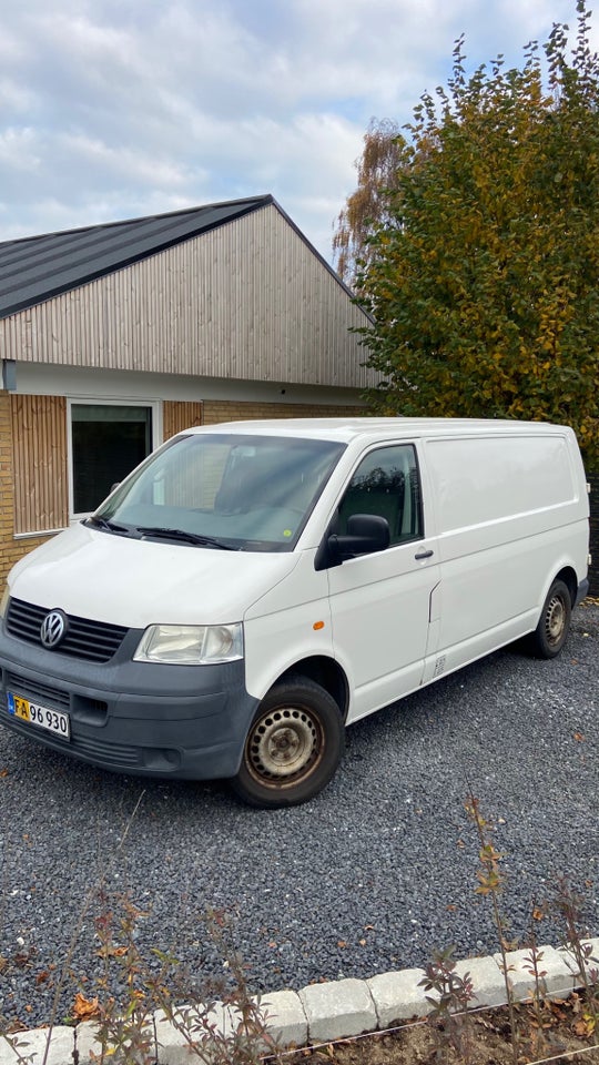 VW Transporter 2,5 TDi 130 Kassevogn lang 5d