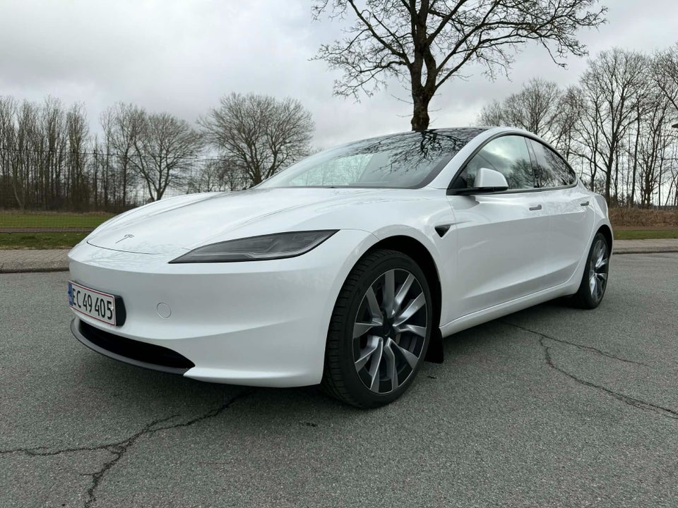 Tesla Model 3 RWD 4d