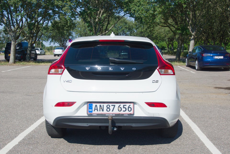 Volvo V40 1,6 D2 115 R-Design 5d