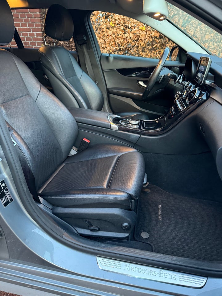 Mercedes C220 d 2,2 AMG Line stc. aut. 5d