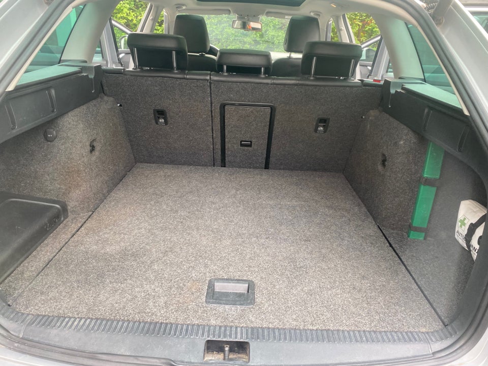 Skoda Octavia 1,8 TSi 180 Elegance Combi DSG 5d