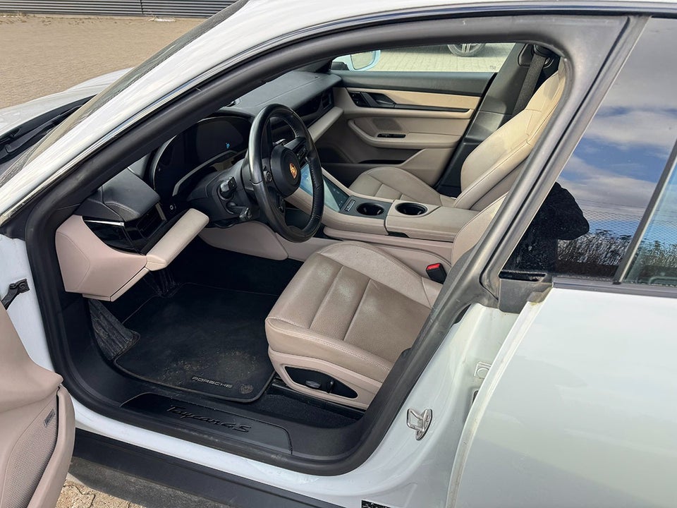 Porsche Taycan 4S Performance+ 4d