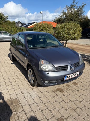 Renault Clio II 1,2 8V Storia 3d