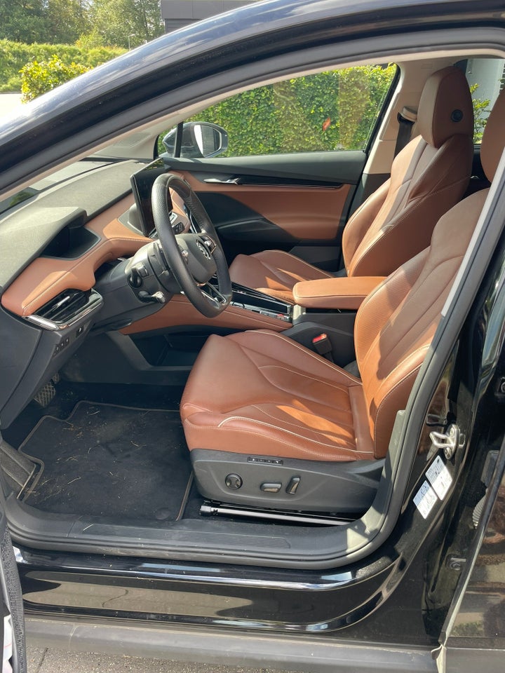 Skoda Enyaq 80x iV ecoSuite 5d