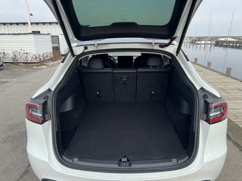 Tesla Model Y Long Range AWD 5d