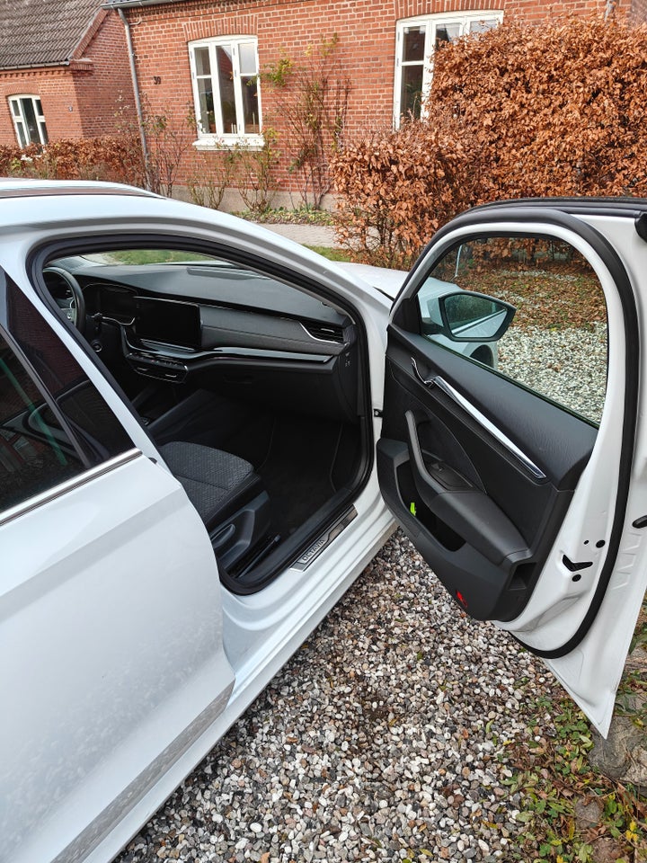 Skoda Octavia 1,4 TSi iV Plus Combi DSG 5d