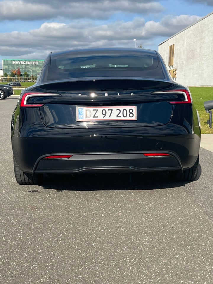 Tesla Model 3 RWD 4d