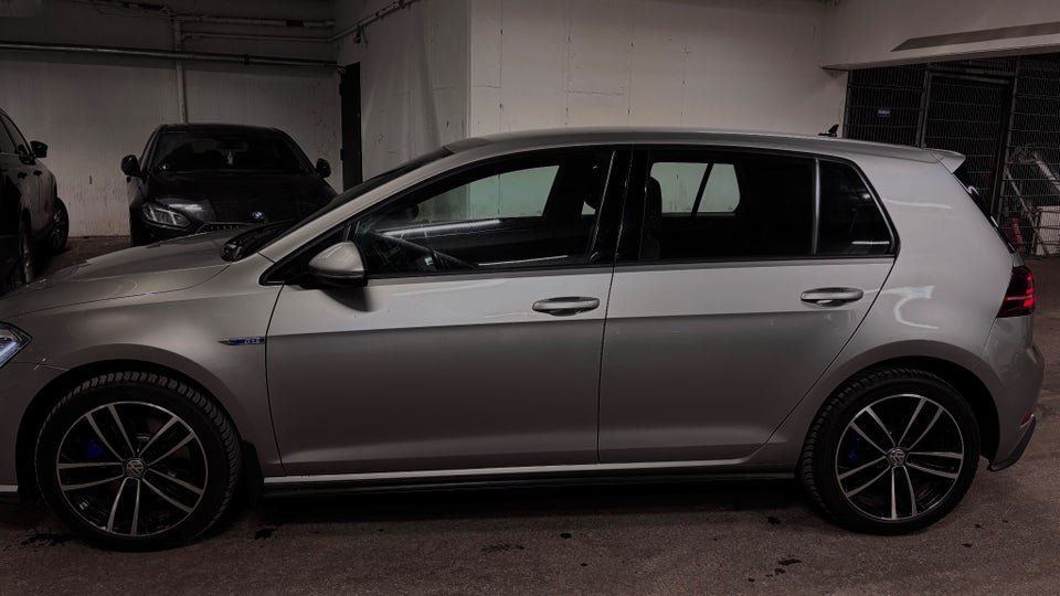 VW Golf VIII 1,4 GTE DSG 5d