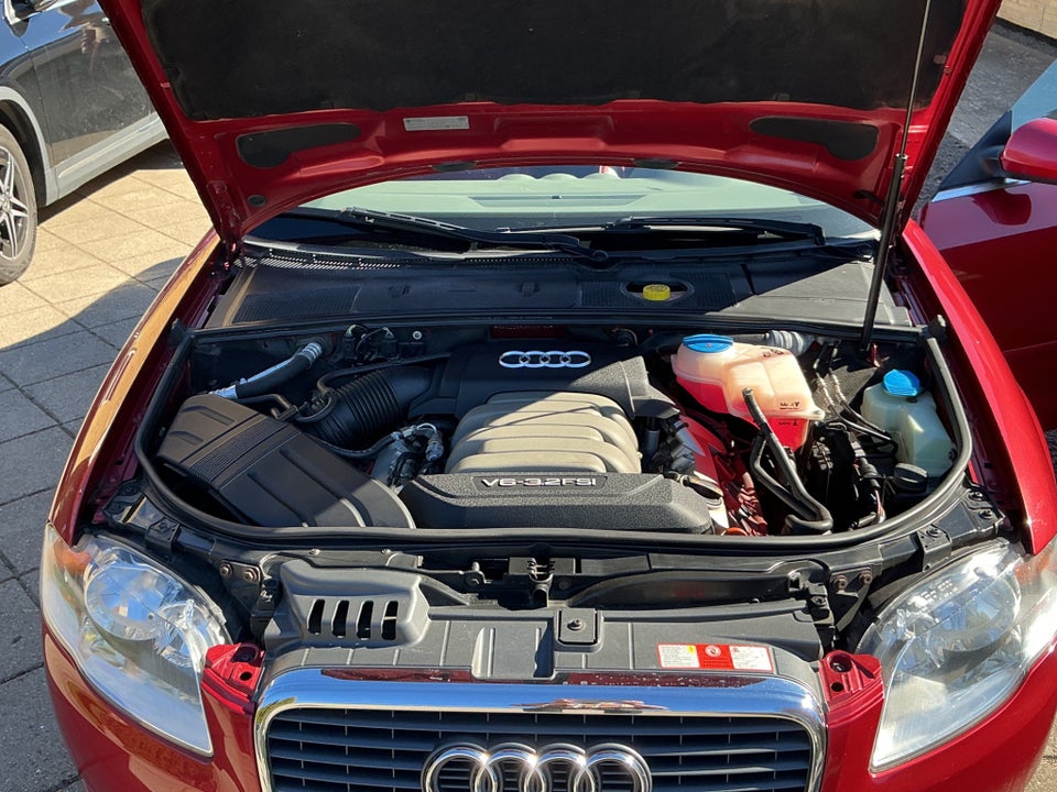 Audi A4 3,2 FSi Cabriolet Multitr. 2d