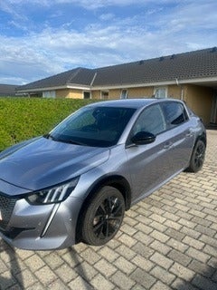Peugeot e-208 50 GT 5d