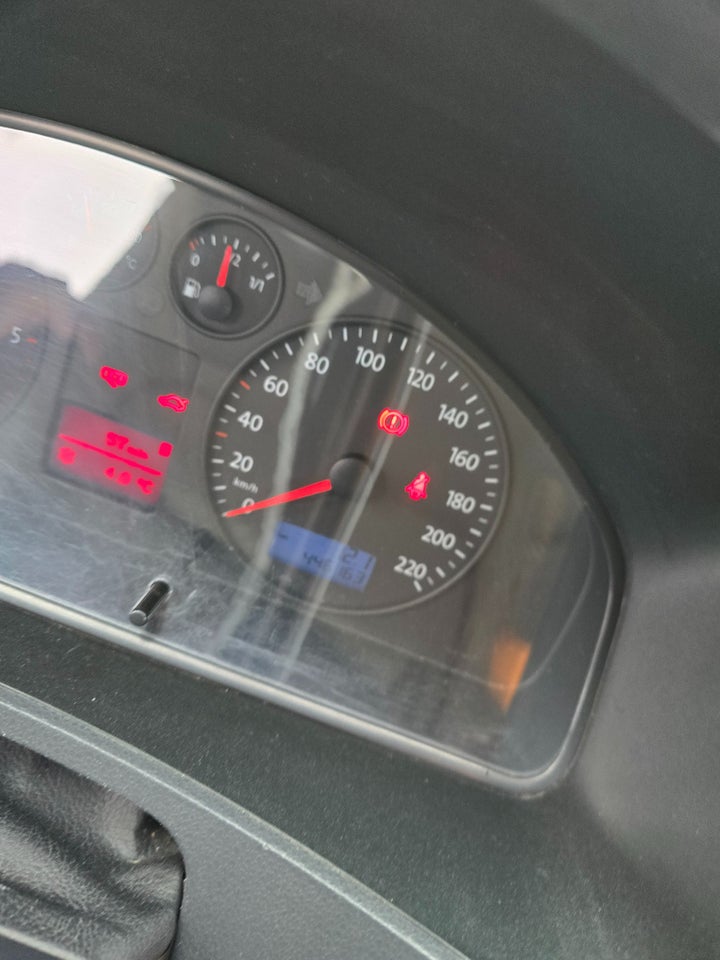 VW Transporter 2,5 TDi 130 Comfortline 5d