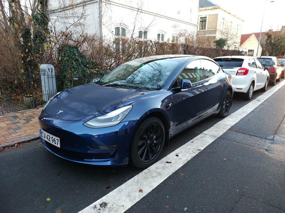 Tesla Model 3 Long Range AWD 4d