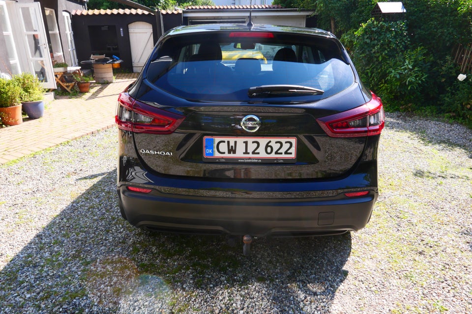 Nissan Qashqai 1,3 Dig-T 140 Acenta 5d