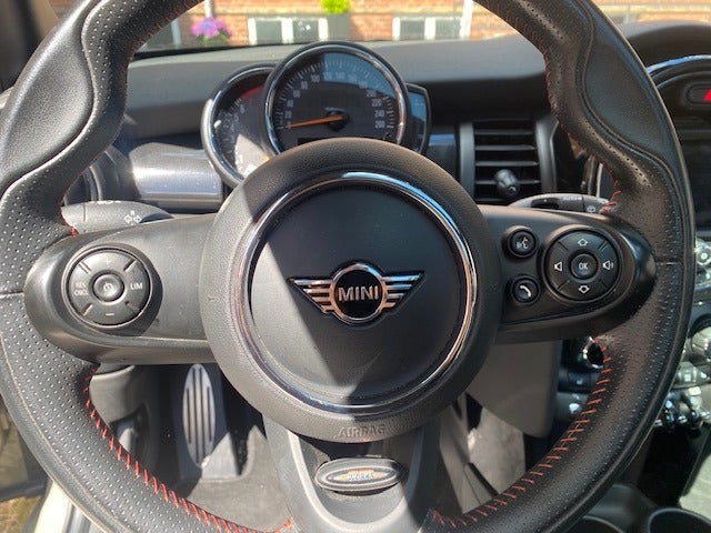 MINI Cooper 1,5 Essential 5d