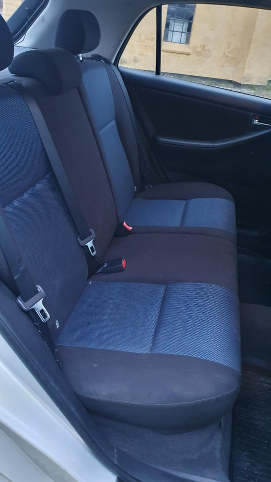 Toyota Corolla 1,6 Terra Jubi 5d