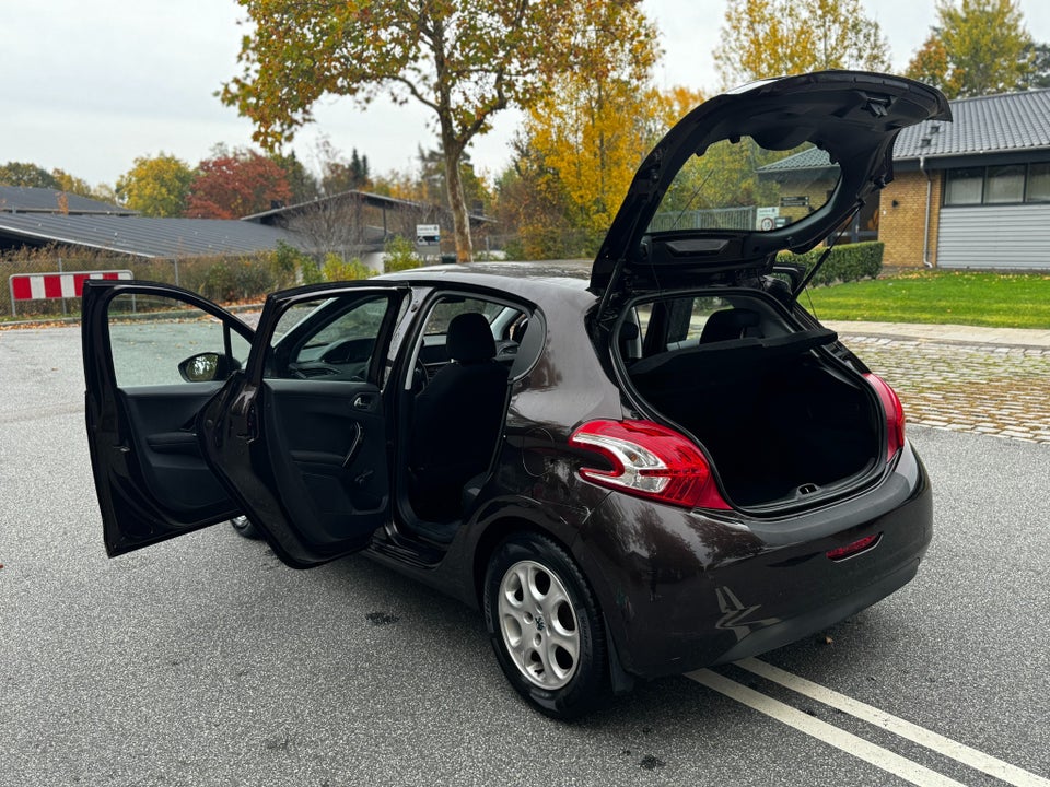 Peugeot 208 1,2 VTi Access 5d