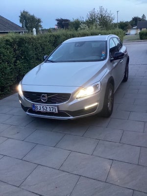 Volvo V60 CC 2,0 D4 190 Momentum aut. 5d