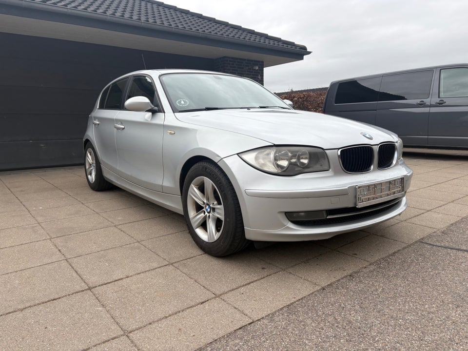 BMW 116i 1,6 Advantage 5d