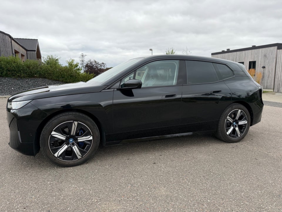 BMW iX xDrive40 5d
