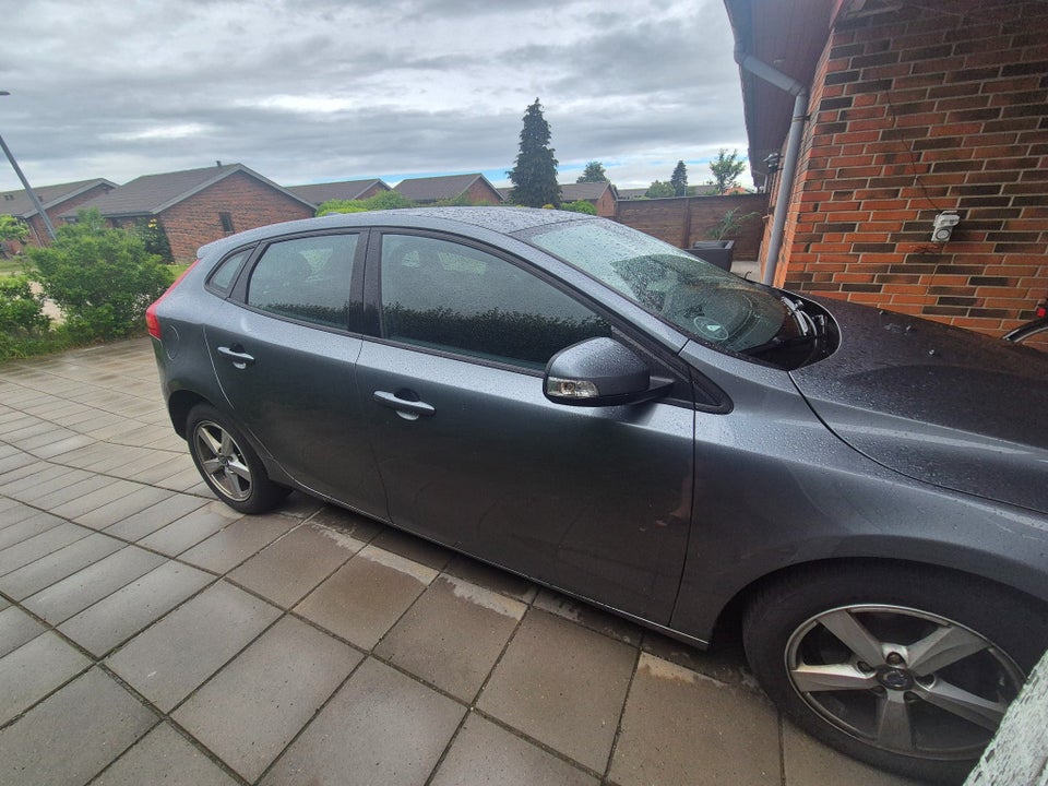 Volvo V40 1,6 D2 115 Drive-E 5d