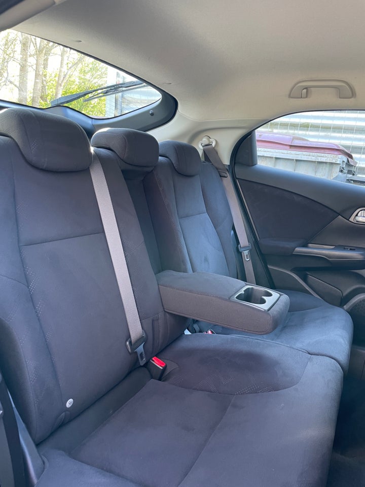 Honda Civic 1,8 i-VTEC Sport 5d