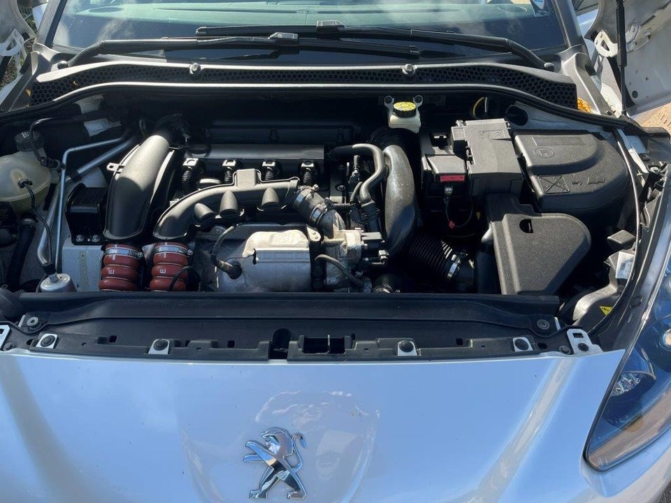 Peugeot RCZ 1,6 THP 155 2d