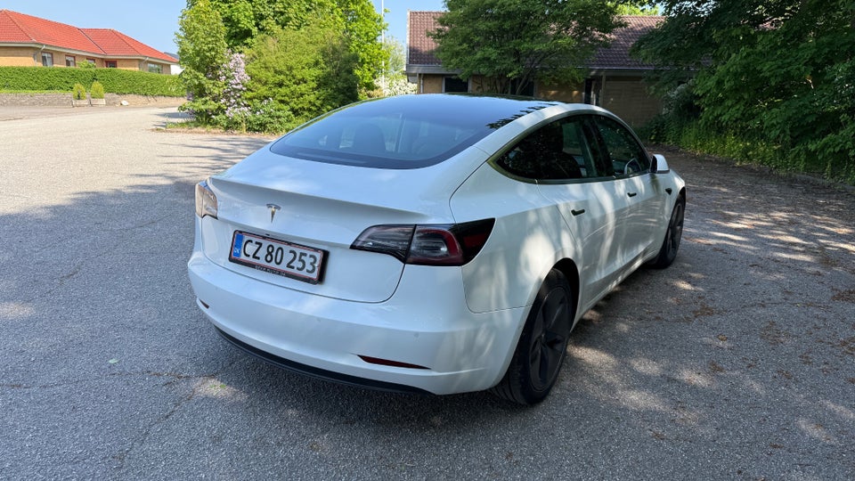 Tesla Model 3 Standard Range+ RWD 4d