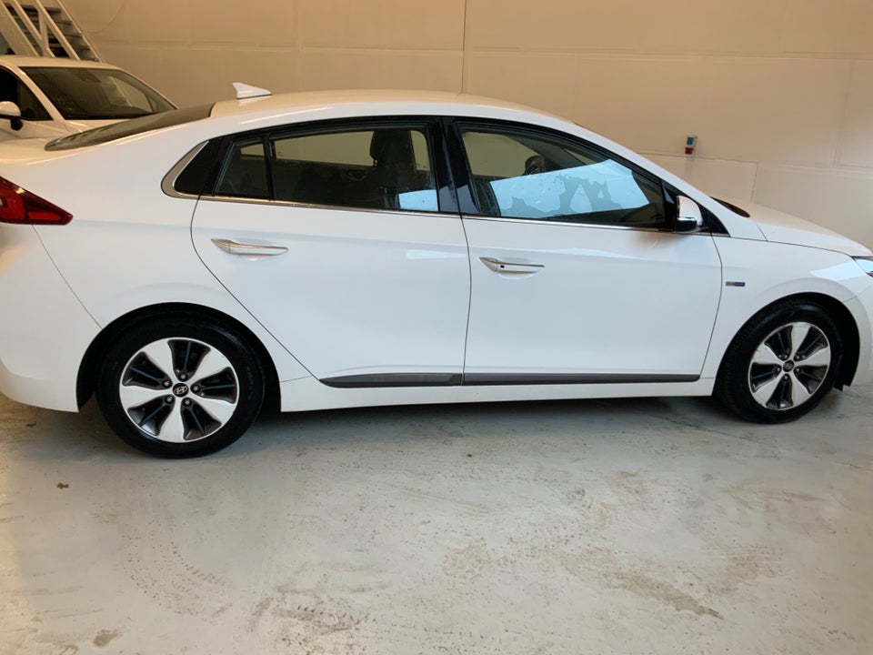 Hyundai Ioniq 1,6 PHEV Premium DCT 5d