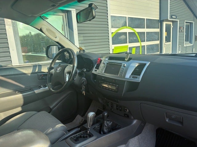 Toyota HiLux 3,0 D-4D Db.Kab aut. 4x4 T4 4d