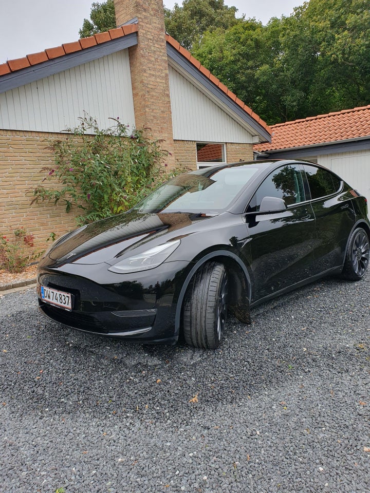 Tesla Model Y Performance AWD 5d