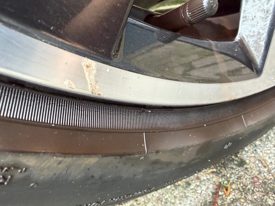 Skoda Enyaq 80x iV Founders Edition 5d