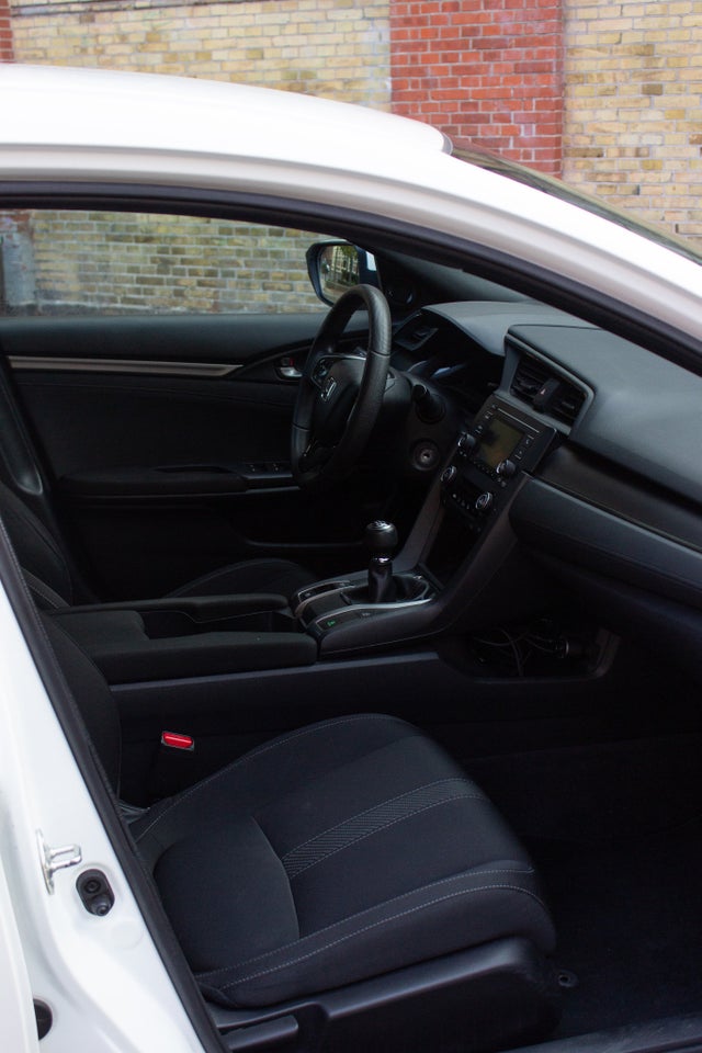Honda Civic 1,0 VTEC Turbo Comfort 5d